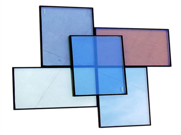 Heat relecting glass